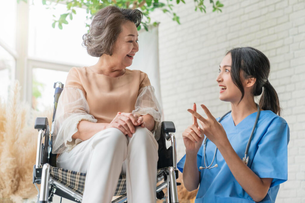 what is the deferent between nurse and caregiver